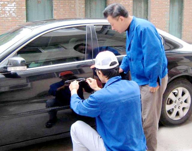 政和汽车钥匙丢在车里面怎么办?